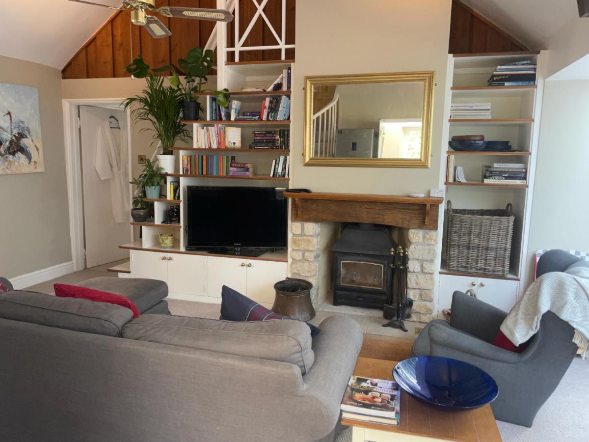 Gorgeous Country Cottage On Outskirts Of Bath With Wood Fired Hot Tub Midford 外观 照片