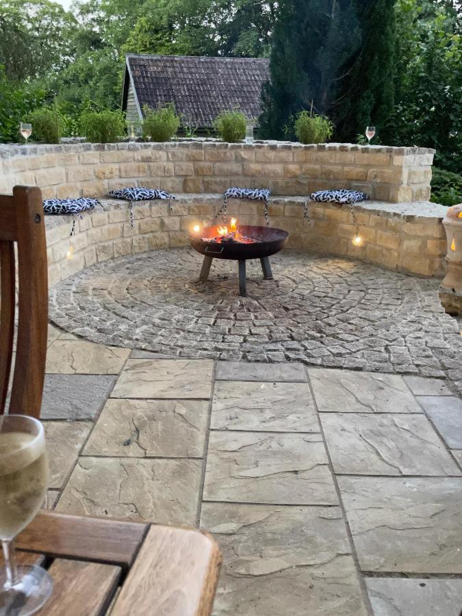 Gorgeous Country Cottage On Outskirts Of Bath With Wood Fired Hot Tub Midford 外观 照片