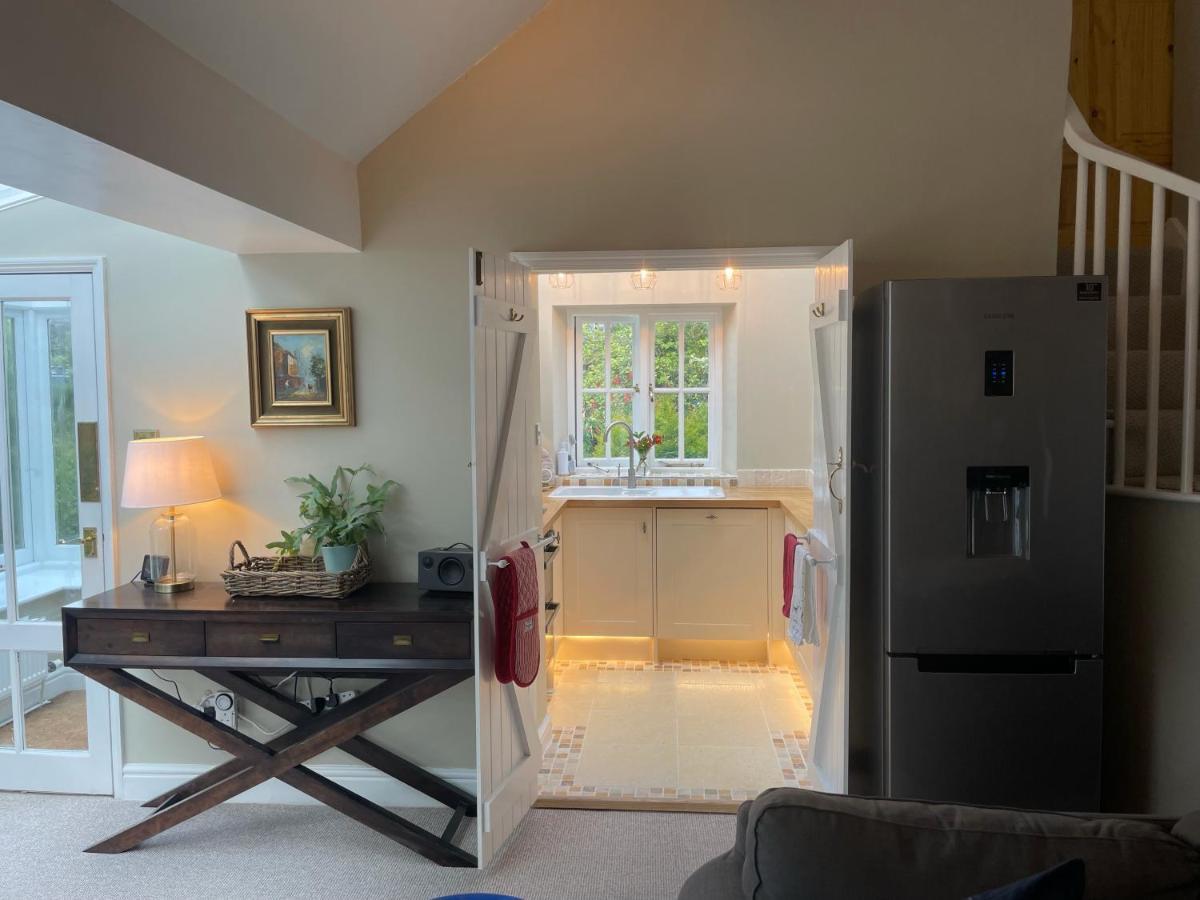 Gorgeous Country Cottage On Outskirts Of Bath With Wood Fired Hot Tub Midford 外观 照片